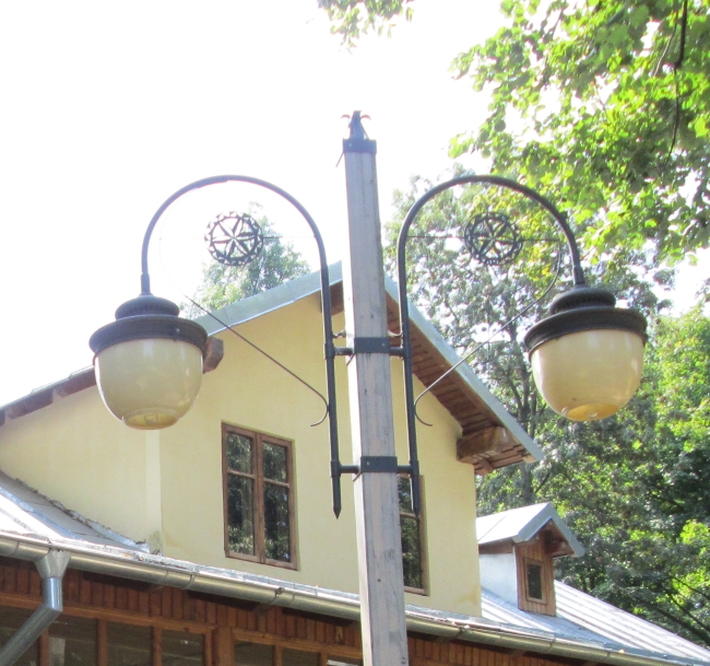 Street Lamps from Bucharest, Romania, Twin lamp post in Village Museum, Bucharest. Image by @PatFurstenberg