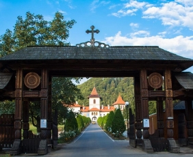 entrance gate Brancoveanu Monastery, Maramures Gate style