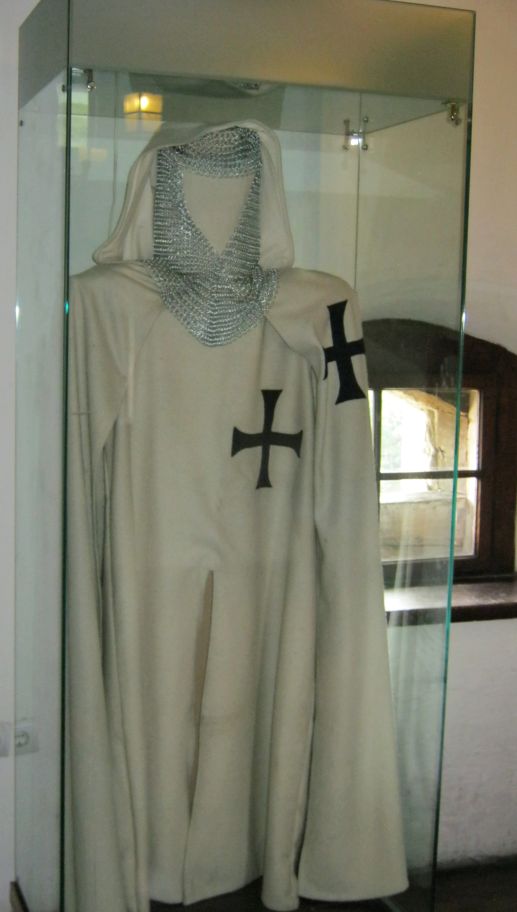Teutonic Knight cloak chain headgear Bran Castle