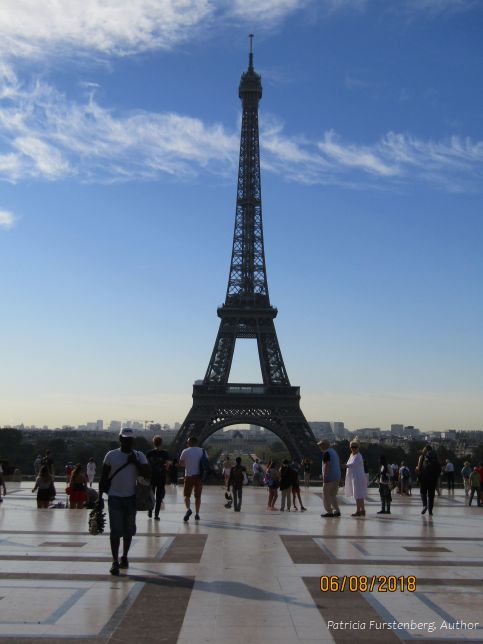 Day tour visiting Paris Trocadéro, Eiffel Tower Travel photography.