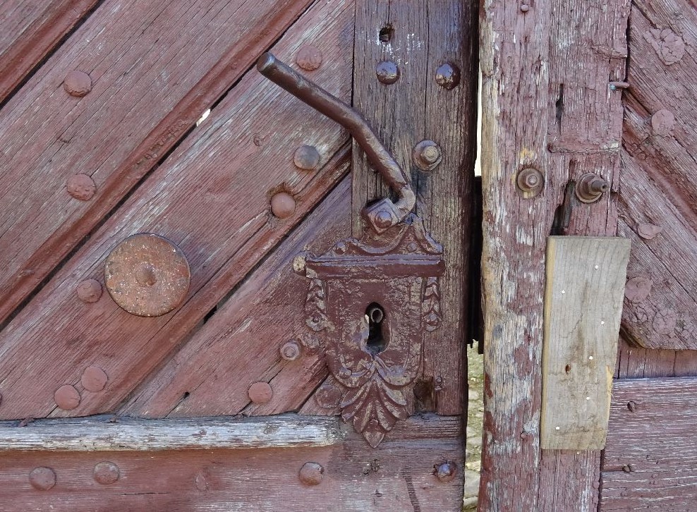 escutcheon keyhole detail on door Pielarilor Sibiu