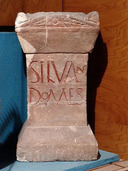altar with votive Latin inscription from city Cluj-Napoca 101-150CE