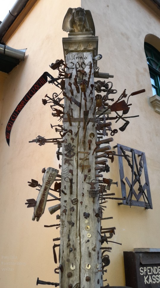 Sibiu wooden pole metail tools Casa Calfelor journeymen place