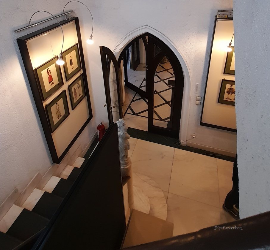 Map Museum Antique engravings and illustrations decorate de stairway